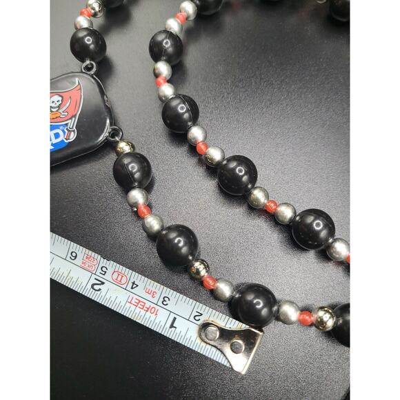 Vintage Super Bowl Champion Buccaneers Eckerd Drugs Beaded Necklace Red Black - Picture 4 of 4